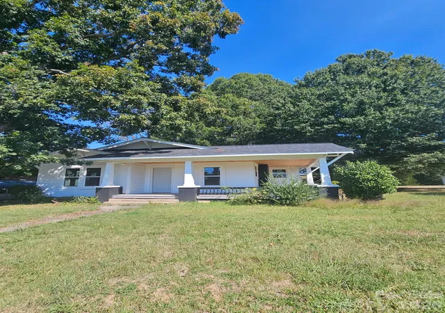 Photo 2 of Single family home for sale at 1313 E Maiden Rd, Maiden, NC 28650 | MLS# 4429990 | Listing updated on 2026-10-03