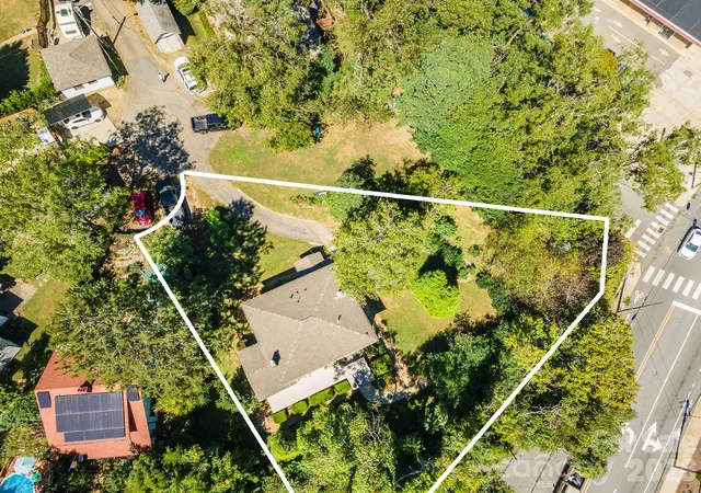 Photo 3 of Single family home for sale at 710 Merrimon Ave, Asheville, NC 28804 | MLS# 4430007 | Listing updated on 2026-10-02