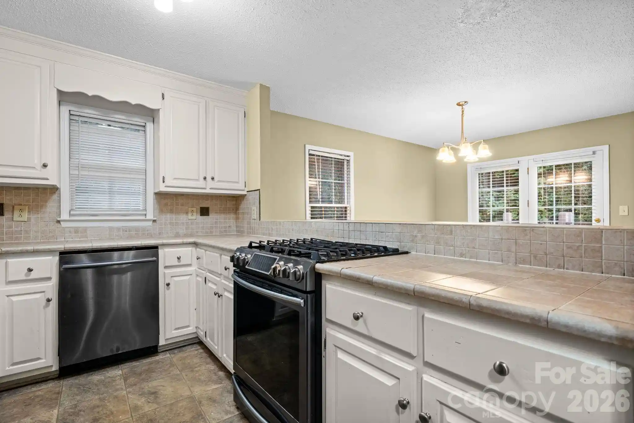 Listing Photo 1 - Condo for sale in 2433 1St St Nw located at 2433 1St St Nw, Hickory, NC 28601 - Unit #22