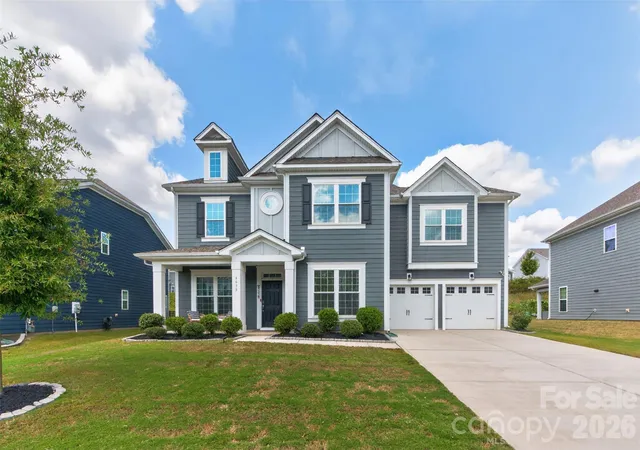 Photo 1 of Single family home for sale at 4638 Monument Valley Dr, Fort Mill, SC 29707 | MLS# 4430010 | Listing updated on 2026-10-08