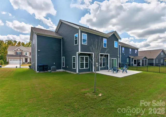 Photo 3 of Single family home for sale at 4638 Monument Valley Dr, Fort Mill, SC 29707 | MLS# 4430010 | Listing updated on 2026-10-08