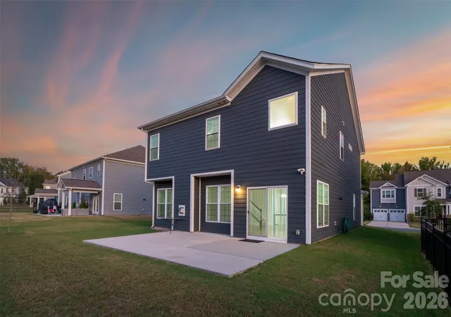 Photo 3 of Single family home for sale at 4638 Monument Valley Dr, Fort Mill, SC 29707 | MLS# 4430010 | Listing updated on 2026-10-08