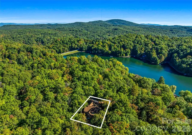 Photo 2 of Single family home for sale at 40 Ulvda Ct, Brevard, NC 28712 | MLS# 4430027 | Listing updated on 2026-10-09