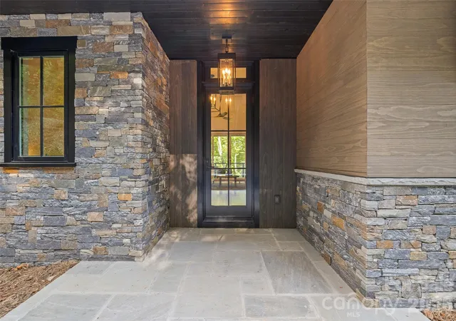 Photo 3 of Single family home for sale at 505 Barrington Dr, Asheville, NC 28803 | MLS# 4430029 | Listing updated on 2026-10-08