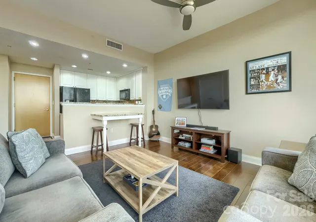 Photo 3 of Condo for sale at 315 Arlington Ave #1902, Charlotte, NC 28203 | MLS# 4430031 | Listing updated on 2026-10-08