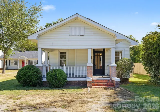Photo 2 of Single family home for sale at 1046 Park Ave Ext, Rock Hill, SC 29732 | MLS# 4430039 | Listing updated on 2026-10-01