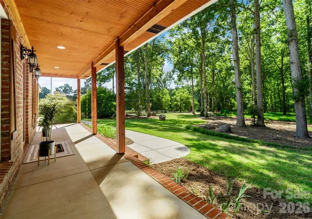 Photo 3 of Single family home for sale at 996 Beamguard Rd, Clover, SC 29710 | MLS# 4430042 | Listing updated on 2026-10-08