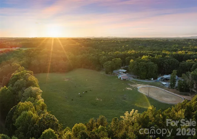 Photo 1 of Single family home for sale at 996 Beamguard Rd, Clover, SC 29710 | MLS# 4430042 | Listing updated on 2026-10-27