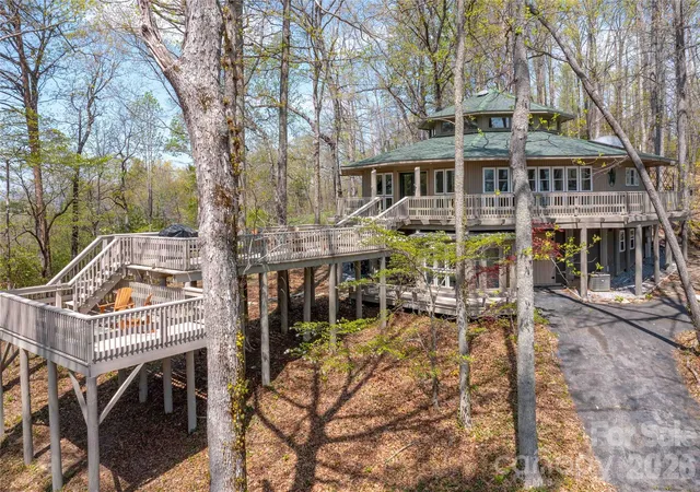 Photo 1 of Single family home for sale at 39 Tatham Rd, Hendersonville, NC 28792 | MLS# 4430051 | Listing updated on 2026-10-08