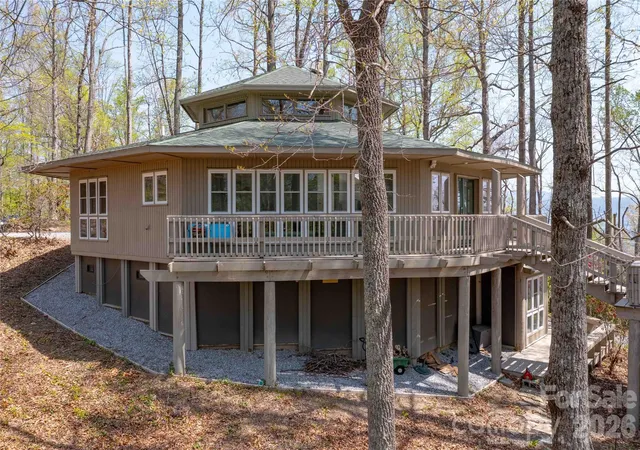 Photo 3 of Single family home for sale at 39 Tatham Rd, Hendersonville, NC 28792 | MLS# 4430051 | Listing updated on 2026-10-08