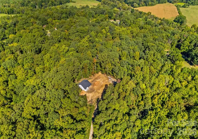 Photo 1 of Single family home for sale at 127 Katie Ln, Statesville, NC 28625 | MLS# 4430059 | Listing updated on 2026-10-05