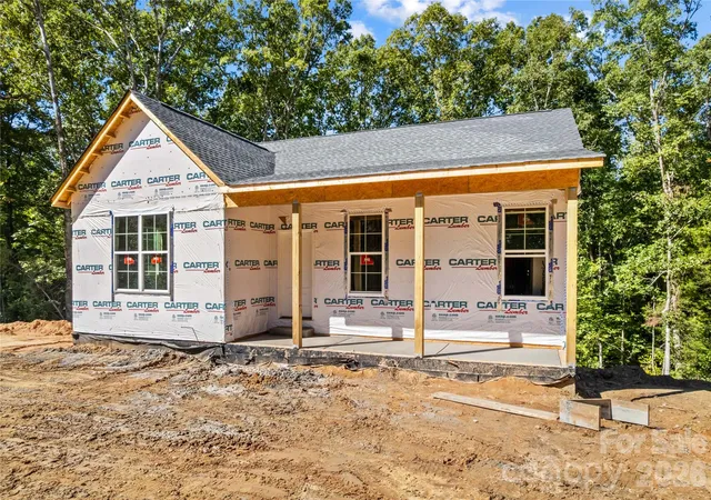 Photo 2 of Single family home for sale at 127 Katie Ln, Statesville, NC 28625 | MLS# 4430059 | Listing updated on 2026-10-05