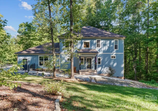 Photo 1 of Single family home for sale at 122 Brookridge Ln, Mooresville, NC 28117 | MLS# 4430067 | Listing updated on 2026-10-04