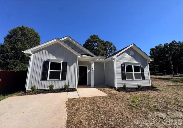 Photo 1 of Single family home for sale at 1106 Montcalm St, Charlotte, NC 28208 | MLS# 4430071 | Listing updated on 2026-10-19