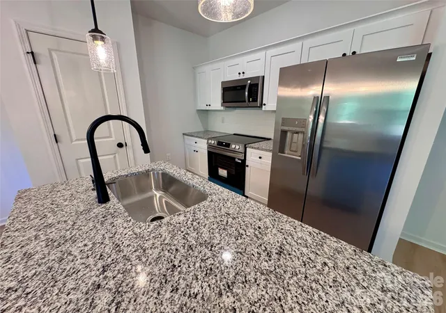 Photo 4 of Single family home for sale at 1106 Montcalm St, Charlotte, NC 28208 | MLS# 4430071 | Listing updated on 2026-10-19