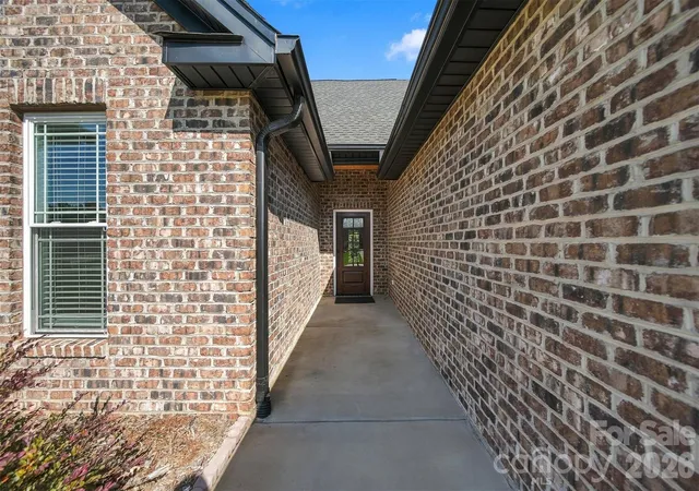 Photo 3 of Townhouse for sale at 3331 48th Avenue NE, Hickory, NC 28601 | MLS# 4430072 | Listing updated on 2026-10-26