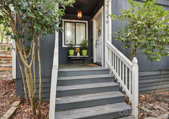 Photo 2 of Single family home for sale at 27046 Tidal Way, Fort Mill, SC 29708 | MLS# 4430075 | Listing updated on 2026-10-07