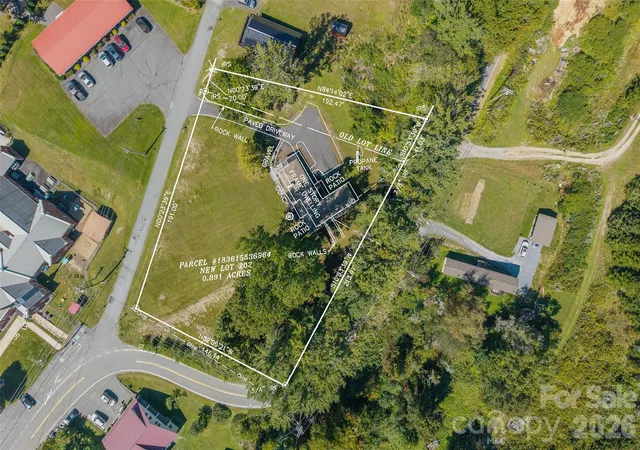 Photo 3 of Single family home for sale at 390 Sokassa Rd, Newland, NC 28657 | MLS# 4430076 | Listing updated on 2026-10-03
