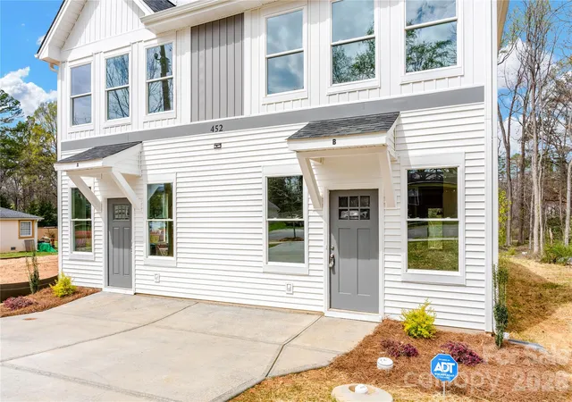 Photo 3 of Multi family home for sale at 452 Dawn Cir, Charlotte, NC 28213 | MLS# 4430090 | Listing updated on 2026-10-06