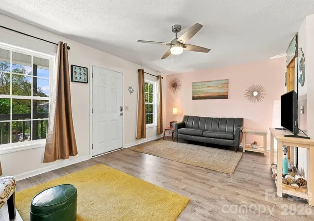 Photo 3 of Single family home for sale at 10 Foggy Holw Trl, Asheville, NC 28806 | MLS# 4430103 | Listing updated on 2026-10-04