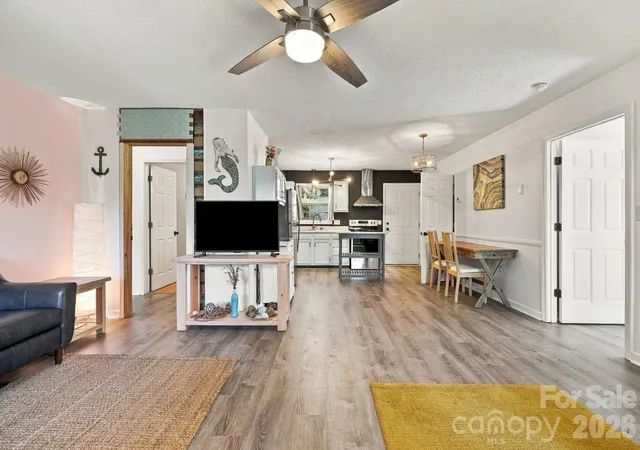 Photo 4 of Single family home for sale at 10 Foggy Holw Trl, Asheville, NC 28806 | MLS# 4430103 | Listing updated on 2026-10-04