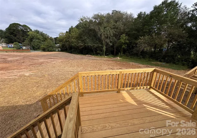 Photo 17 of Single family home for sale at 606 E Robinson St, Dallas, NC 28034 | MLS# 4430104 | Listing updated on 2026-10-07