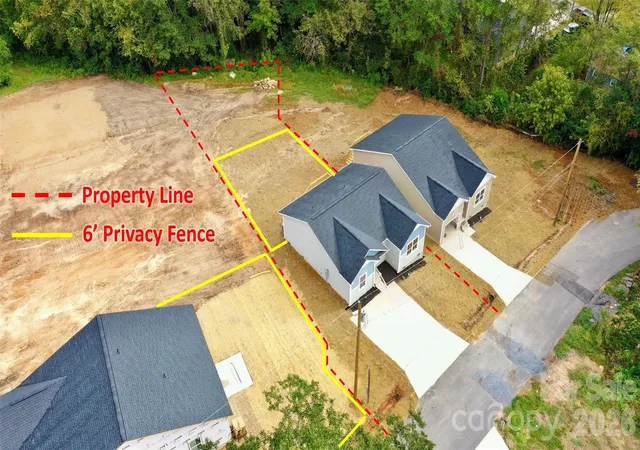 Photo 2 of Single family home for sale at 606 E Robinson St, Dallas, NC 28034 | MLS# 4430104 | Listing updated on 2026-10-07