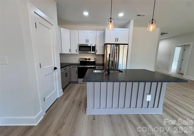 Photo 3 of Single family home for sale at 606 E Robinson St, Dallas, NC 28034 | MLS# 4430104 | Listing updated on 2026-10-07
