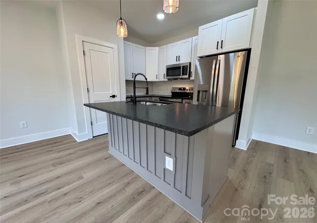 Photo 4 of Single family home for sale at 606 E Robinson St, Dallas, NC 28034 | MLS# 4430104 | Listing updated on 2026-10-07