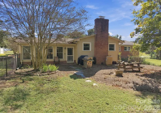 Photo 3 of Single family home for sale at 82 Henderson St, Badin, NC 28009 | MLS# 4430106 | Listing updated on 2026-10-02