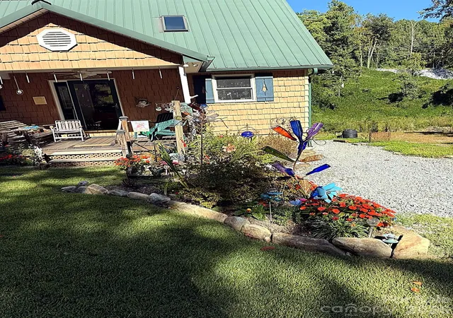 Photo 4 of Single family home for sale at 67 Alan Retreat Rd, Hendersonville, NC 28792 | MLS# 4430107 | Listing updated on 2026-10-02