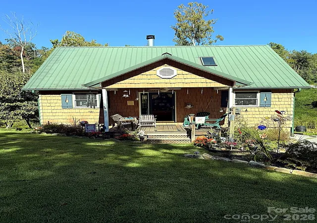 Photo 3 of Single family home for sale at 67 Alan Retreat Rd, Hendersonville, NC 28792 | MLS# 4430107 | Listing updated on 2026-10-02