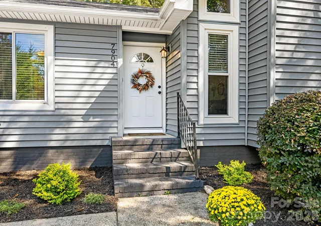 Photo 2 of Single family home for sale at 7904 Oakbark Ln, Charlotte, NC 28226 | MLS# 4430123 | Listing updated on 2026-10-28