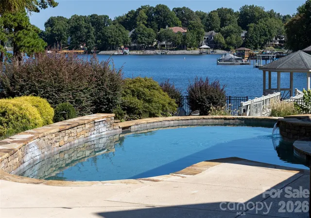 Photo 2 of Single family home for sale at 21206 Captiva Ct, Cornelius, NC 28031 | MLS# 4430124 | Listing updated on 2026-10-02
