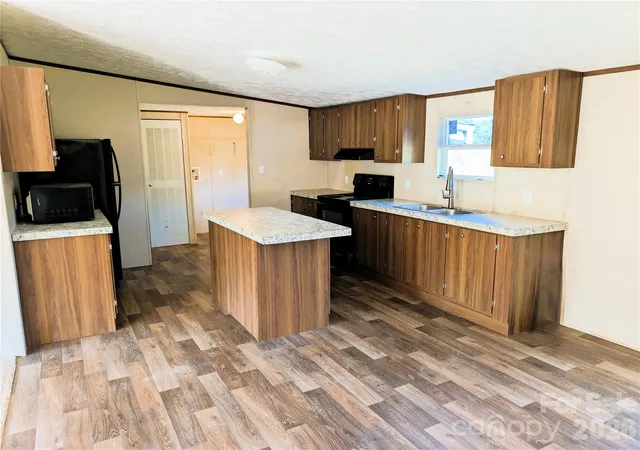 Photo 3 of Single family home for sale at 3610 Cameo Ln, Lenoir, NC 28645 | MLS# 4430128 | Listing updated on 2026-10-08