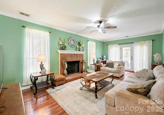 Photo 3 of Single family home for sale at 1300 Sugar Holw Dr, Charlotte, NC 28214 | MLS# 4430135 | Listing updated on 2026-10-03