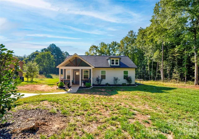 Photo 1 of Single family home for sale at 114 Crestbrook Cir, Shelby, NC 28152 | MLS# 4430138 | Listing updated on 2026-10-02