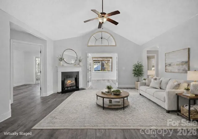 Photo 3 of Townhouse for sale at 6 Mountain Meadow Cir, Weaverville, NC 28787 | MLS# 4430139 | Listing updated on 2026-10-08