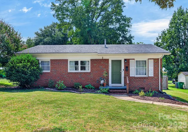Photo 3 of Single family home for sale at 3857 Whitehall Dr, Charlotte, NC 28208 | MLS# 4430145 | Listing updated on 2026-10-01