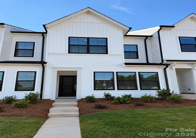 Townhouse for sale at 6554 Harlech St, Charlotte, NC 28269 | MLS# 4430146