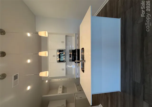 Photo 4 of Townhouse for sale at 6554 Harlech St, Charlotte, NC 28269 | MLS# 4430146 | Listing updated on 2026-10-01