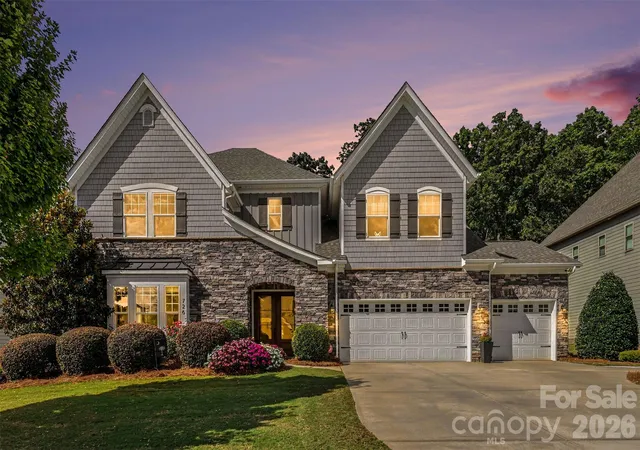 Photo 2 of Single family home for sale at 726 Kathy Dianne Dr, Fort Mill, SC 29707 | MLS# 4430162 | Listing updated on 2026-10-20