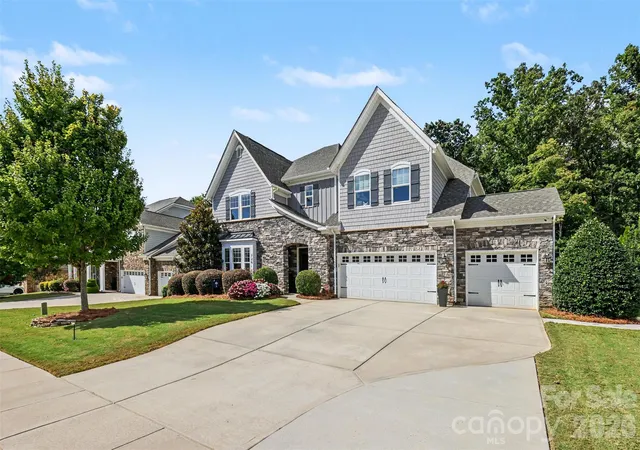 Photo 3 of Single family home for sale at 726 Kathy Dianne Dr, Fort Mill, SC 29707 | MLS# 4430162 | Listing updated on 2026-10-20