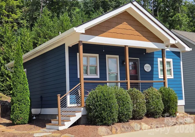 Photo 1 of Single family home for sale at 33 Westside Village Rd, Fairview, NC 28730 | MLS# 4430163 | Listing updated on 2026-10-06