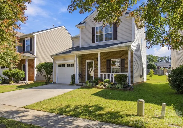 Photo 2 of Single family home for sale at 968 Willow Crk Dr, Gastonia, NC 28054 | MLS# 4430164 | Listing updated on 2026-10-01