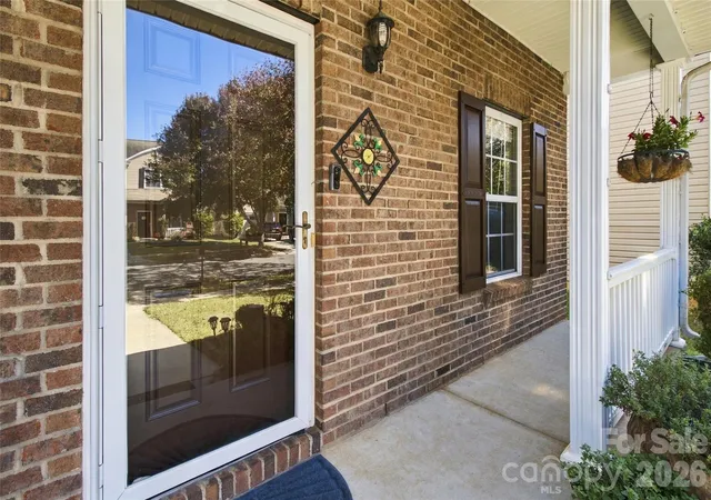 Photo 3 of Single family home for sale at 968 Willow Crk Dr, Gastonia, NC 28054 | MLS# 4430164 | Listing updated on 2026-10-01
