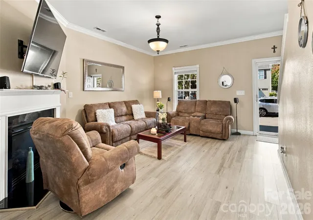 Photo 4 of Single family home for sale at 968 Willow Crk Dr, Gastonia, NC 28054 | MLS# 4430164 | Listing updated on 2026-10-01