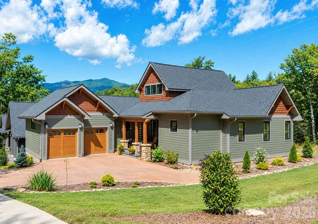 Photo 1 of Single family home for sale at 18 Old Lafayette Ln, Black Mountain, NC 28711 | MLS# 4430167 | Listing updated on 2026-10-03