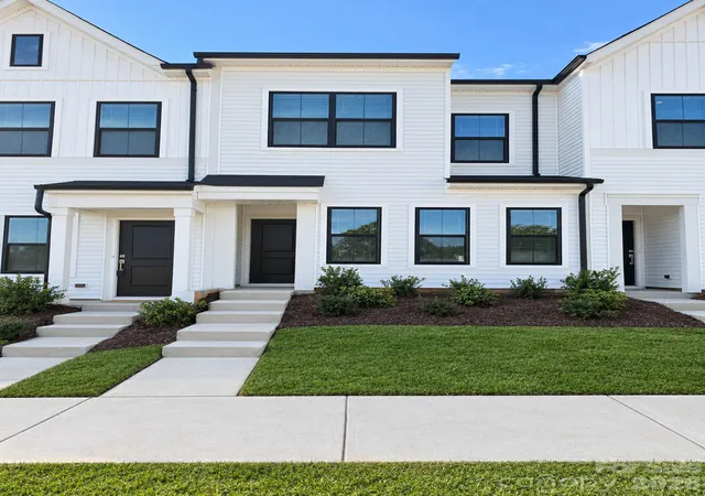 Townhouse for sale at 6550 Harlech St, Charlotte, NC 28269 | MLS# 4430170