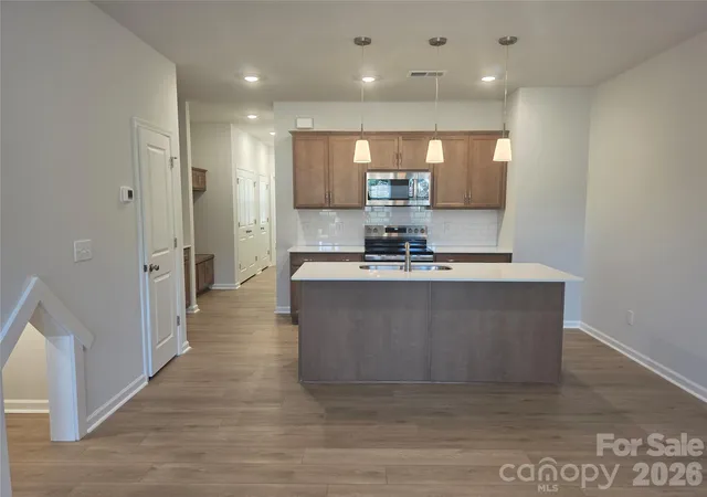 Photo 1 of Townhouse for sale at 6550 Harlech St, Charlotte, NC 28269 | MLS# 4430170 | Listing updated on 2026-10-01